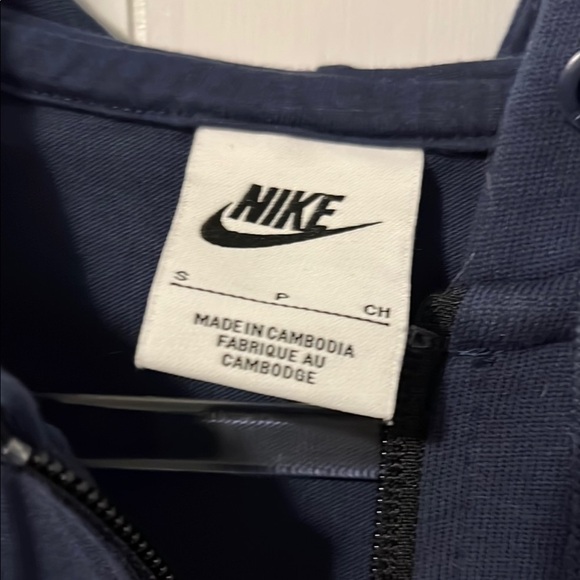 Nike Navy Blue Hoodie - Picture 2 of 9